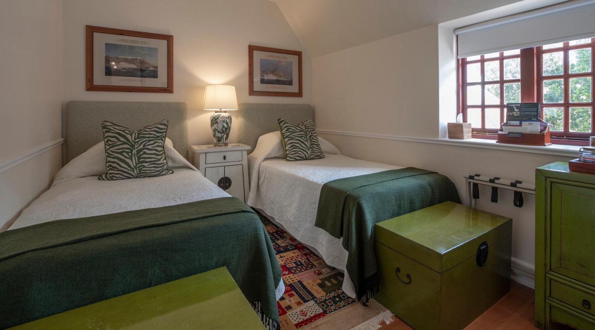 St James Guest Houses Калк Бей Екстериор снимка