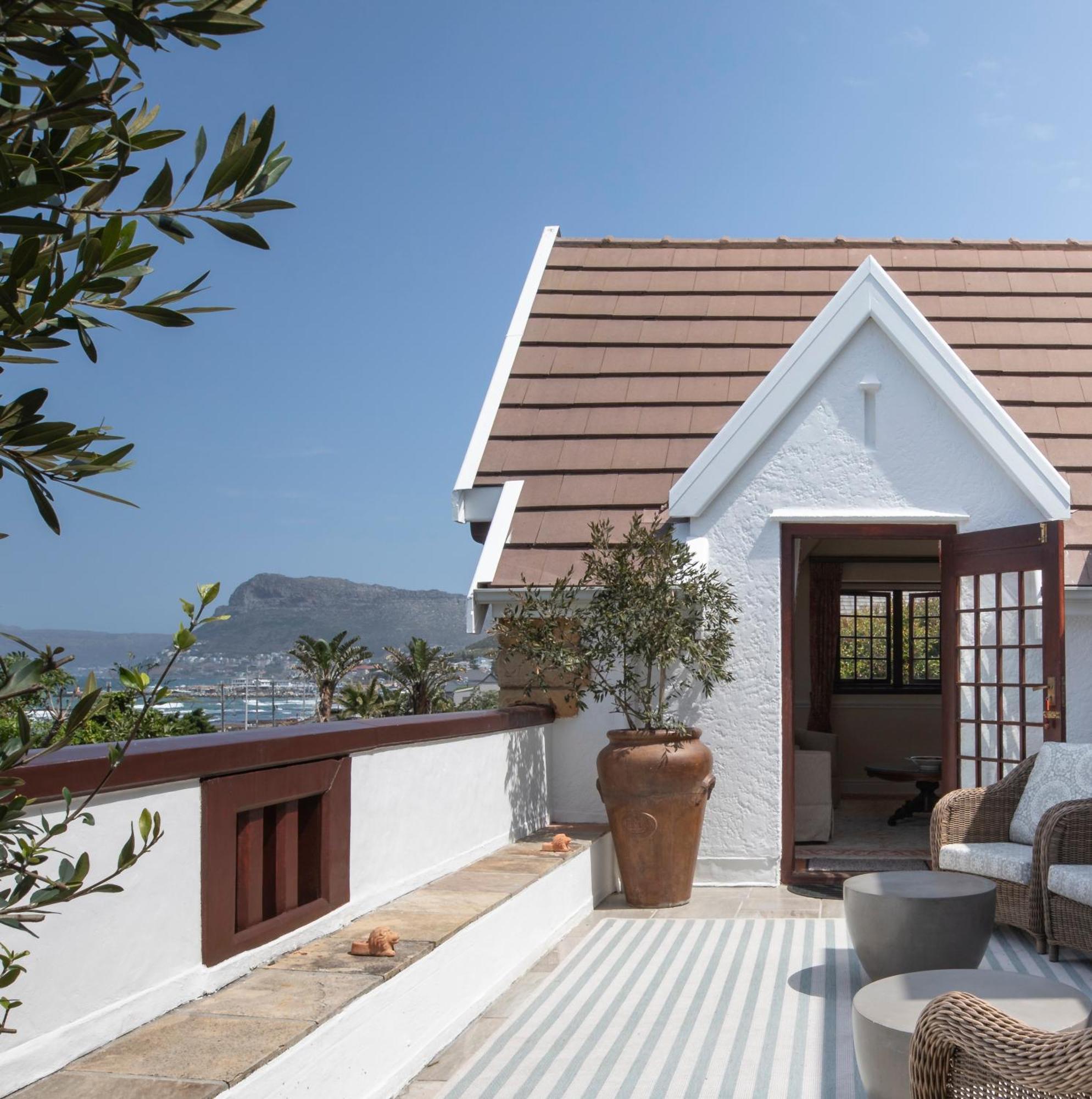 St James Guest Houses Калк Бей Екстериор снимка